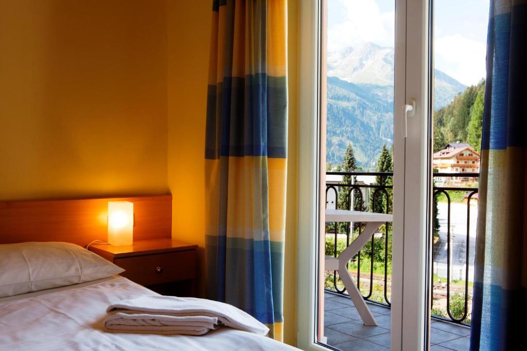 Euro Youth Hotel & Krone Bad Gastein Chambre photo